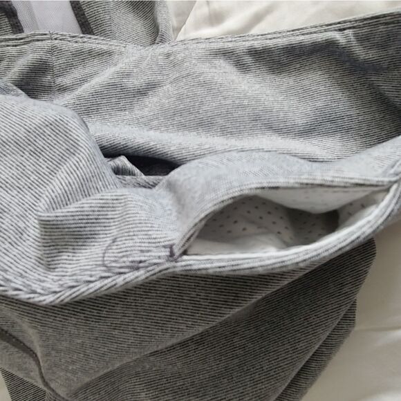 Nanette Lepore Pull-On Gray & White Capri Leggings - Picture 6 of 9